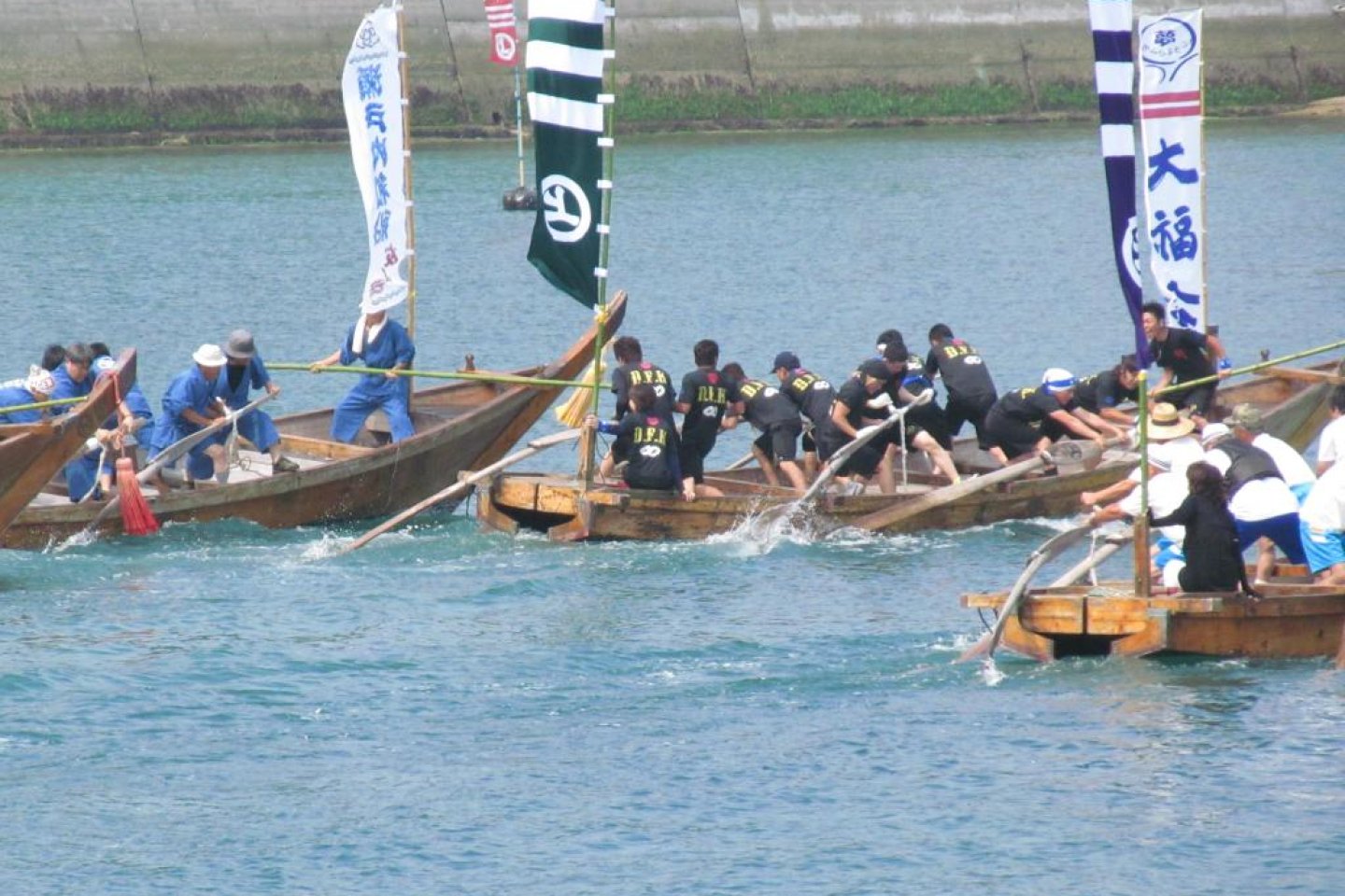 The Murakami Suigun Boat Race