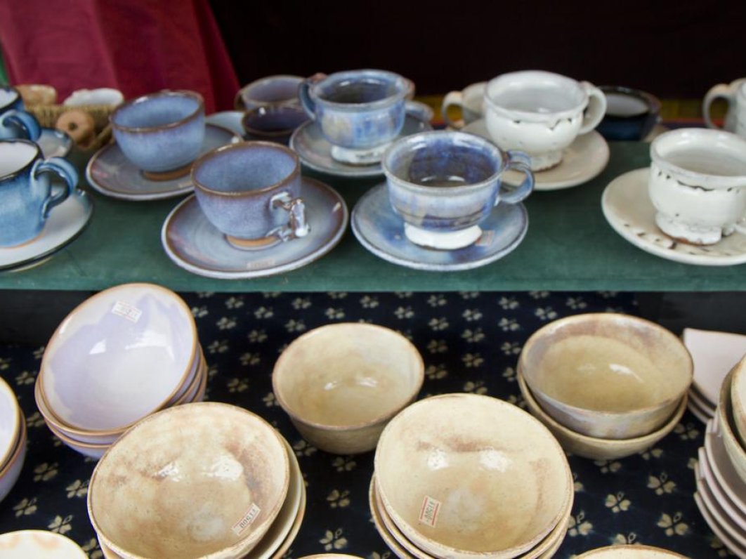 Hagi-yaki coffee mugs: the colors change with time after use