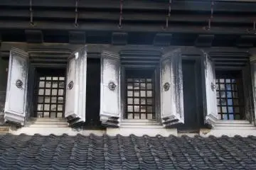 <p>Intricate detail on every building</p>