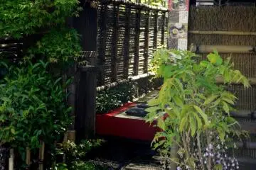 <p>An enticing entrance</p>