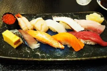 <p>ข้าวปั้น 10 หน้า ของเด็ดประจำร้าน</p>
