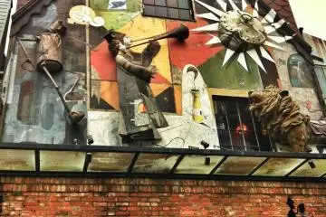 I really like the facade at Mephistopheles