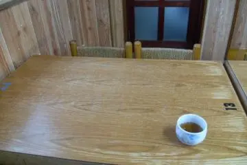 <p>Those chairs are quite small, but the green tea is nice!</p>