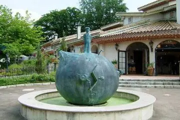Gallery image