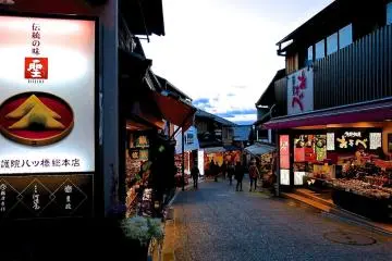 <p>People went back to their homes and hotels in a hurry</p>
