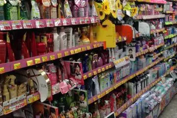 <p>Drug store ที่นี่ของเยอะมากจริงๆค่ะ มีชั้น2ด้วยนะคะ</p>