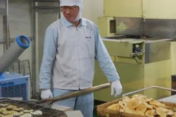 Saviez vous comment étaient faits les crackers de riz? 