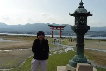 <p>ในที่สุดฉันก็มาถึง อยากลองนั่งเรือเข้าประตู torii ในฝันแล้วมาขึ้นศาลเจ้าจัง</p>

<p></p>