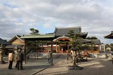 Arako Kannon grounds.