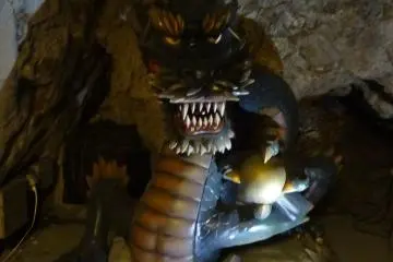 Plastic dragon statue. Hmmmm.