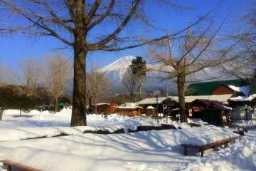 <p>Makaino Farm has rarely -- if ever -- been covered in waist-deep snow. So most visitors had their lunches inside their cars.</p>