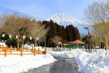<p>The entrance fee was waived because the place was covered in snow. This is one good reason why I love the snow, aside from its tranquil beauty.</p>