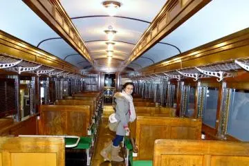 <p>ห้องโดยสารของรถไฟญี่ปุ่นในยุคหนึ่ง</p>