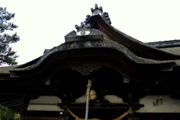 Bel untuk menarik perhatian roh dari kuil