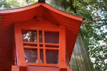 The approach to the shrine is lined with huge cedar trees. They are more than 800 years old and create an atmosphere of wonder and beauty. They purify the precincts and create a holy environment.