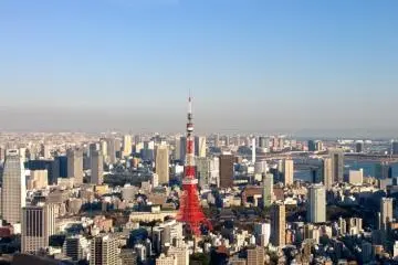 <p>หอคอยทรงเสน่ห์ : หนึ่งในมุมยอดฮิตของชั้นดาดฟ้า Sky Deck ที่ Tokyo City View นั้น ก็คือมุมที่เราสามารถจ้องมองพระเอกอันทรงเสน่ห์อย่างหอคอยโตเกียวที่ตระหง่านอยู่ท่ามกลางตึกระฟ้าและอาคารบ้านเรือนของกรุงโตเกียวได้อย่างโดดเด่นงดงาม</p>