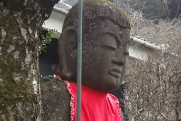 Sho-gen-ji Temple (正眼寺) is five minutes from So-un-ji. The temple was established as a place to pray for the safety of those who were attempting to pass over the dangerous Hakone Mountains.