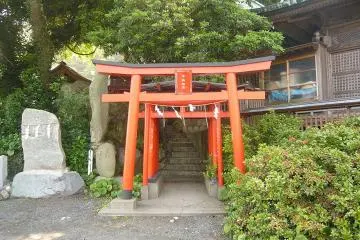 <p>ภายในบริเวณศาลเจ้าเมการิ</p>