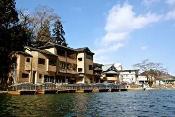 <p>ล่องเรือกลับมาที่ท่าเรือเป็นอันเสร็จสิ้นการล่องเรือชมทัศนียภาพที่สวยงามของ"เกบิเคย์"</p>
