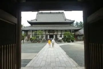 Toyokawa Inari, main Buddhist hall (Photo: PPF)