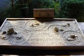 <p>สวนขนาดย่อมสำหรับคนตาบอด พวกเขาสามารถจับและสัมผัสมันได้</p>

<p></p>

<p></p>

<p></p>