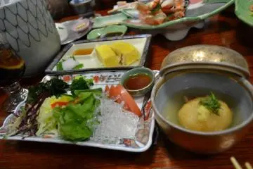 <p>สลัดผักรสชาติเยี่ยม</p>