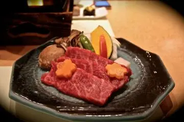 <p>เนื้อซาโอะของขึ้นชื่อ อร่อยนุ่ม(ย่างก่อนกินนะครับ) ขอเพิ่มได้ไหม</p>