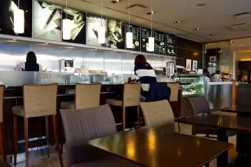 <p>Pen Station Caf&eacute;</p>
