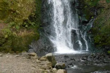 <p>Another photo of Kojiro Falls....I wonder if he truly hatched his lethal technique 'Swallow Counter' here?</p>