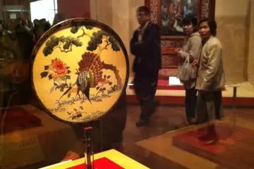 Crowds at an exhibition of Chinese imperial art
