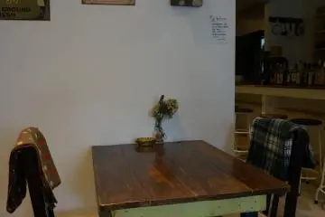 <p>Some antique furniture</p>