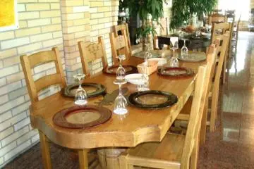 Le Mani Restaurant (Photo: Judith Mikami / JT)