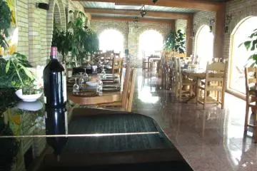 Le Mani Restaurant (Photo: Judith Mikami / JT)