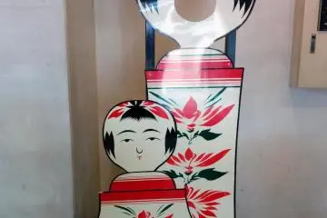 <p>Become a kokeshi&nbsp;doll and take a picture.&nbsp;</p>