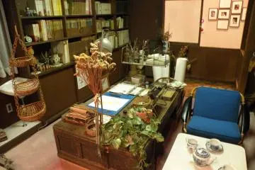 Gallery image