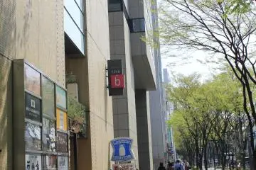 Gallery image