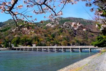 <p>สะพาน Togetsukyo ในฤดูใบไม้ผลิ</p>