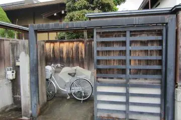 <p>"บ้านกับจักรยาน" ภาพชินตาในทาคายามะ</p>