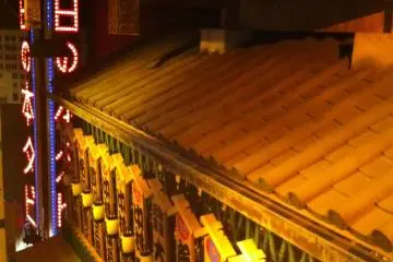 <p>Imagine the streets filled with the architecture of the 1910s and 20s.</p>