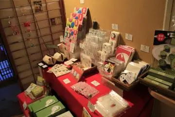 Suvenir yang dijual di Kafe Yojiya,Ginkakuji