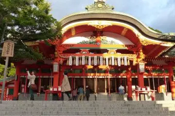 <p>ศาลเจ้าประตูโค้งที่มีความสวยงาม</p>