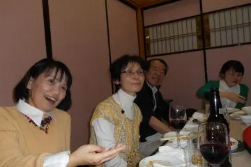 <p>ทุกคนเพลิดเพลินไปกับงานเลี้ยงOhanami ที่ Piriken</p>
