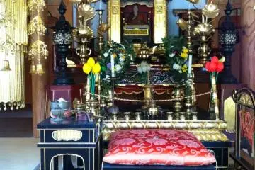 Inside the Daishi-do