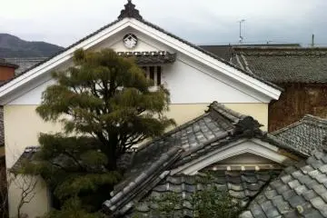 The tiled roofs surrounding the inner garden