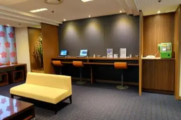 <p>Computers for guests</p>