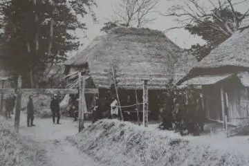 Beato and Wirgman went back to Kamakura to photograph and sketch the scene of the crime.
