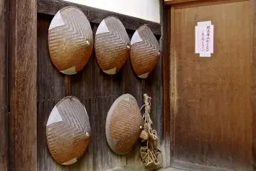 <p>Bamboo hats for priests</p>