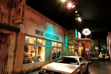 <p>Delorean พระเอกประจำวันของผม เห็นแล้วอยากกลับไปดู Back to the Future ทั้ง 3 ภาคอีกซักรอบ</p>