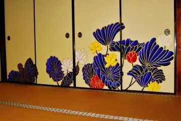A close up of the gorgeous design