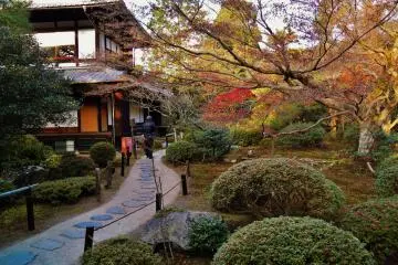 Small pathways let you explore the garden bit by bit